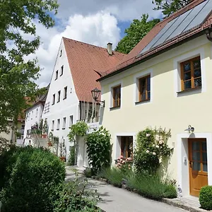 https://ferienhaus-jurafels.com-bavaria.com